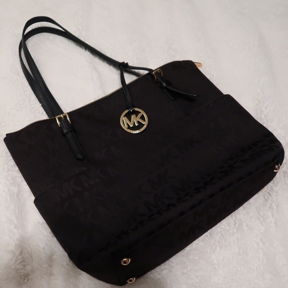 Michael Kor’s Tote Purse - Picture 1 of 7